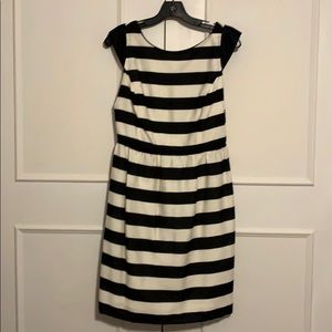 Antonio Melani sz 4 black and white stripe dress